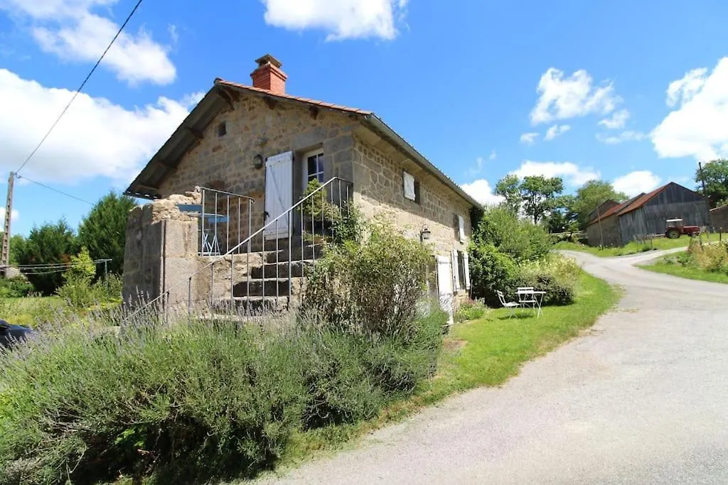 Holiday home Le Clos De L'Etang En Creuse Antist