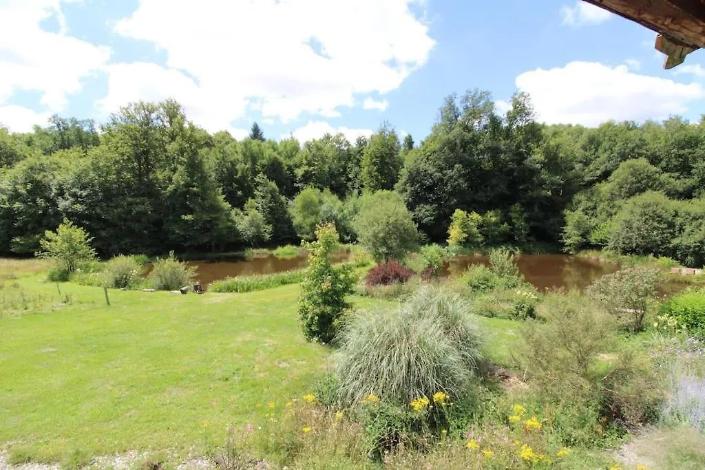 Holiday home Le Clos De L'Etang En Creuse Antist France